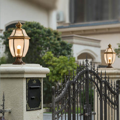 Farol de lujo europeo de cobre transparente con poste de vidrio de 1/3 de luz, resistente al agua, para patio y paisaje 