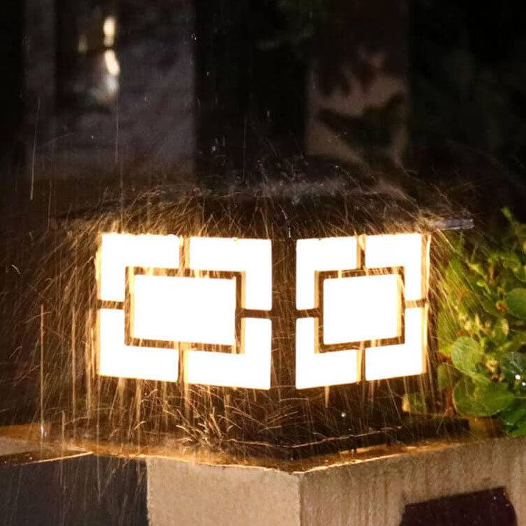 Lámpara de poste solar impermeable con LED en forma de cubo ABS industrial contemporáneo para patio al aire libre 