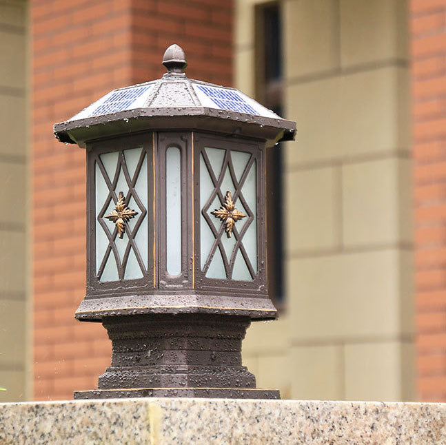 Lampe de paysage à tête de poteau de patio extérieur à LED à cage hexagonale européenne solaire 