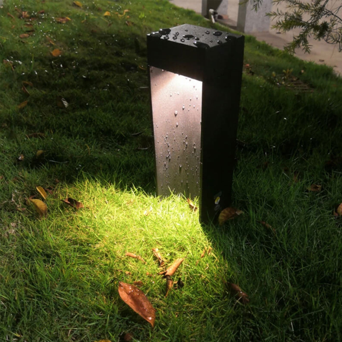 Lampe de pelouse carrée simple en aluminium à LED pour chemin de jardin extérieur 