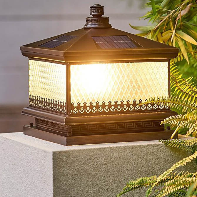 Lampe solaire d'extérieur traditionnelle chinoise en laiton et verre à 1 lampe pour jardin 