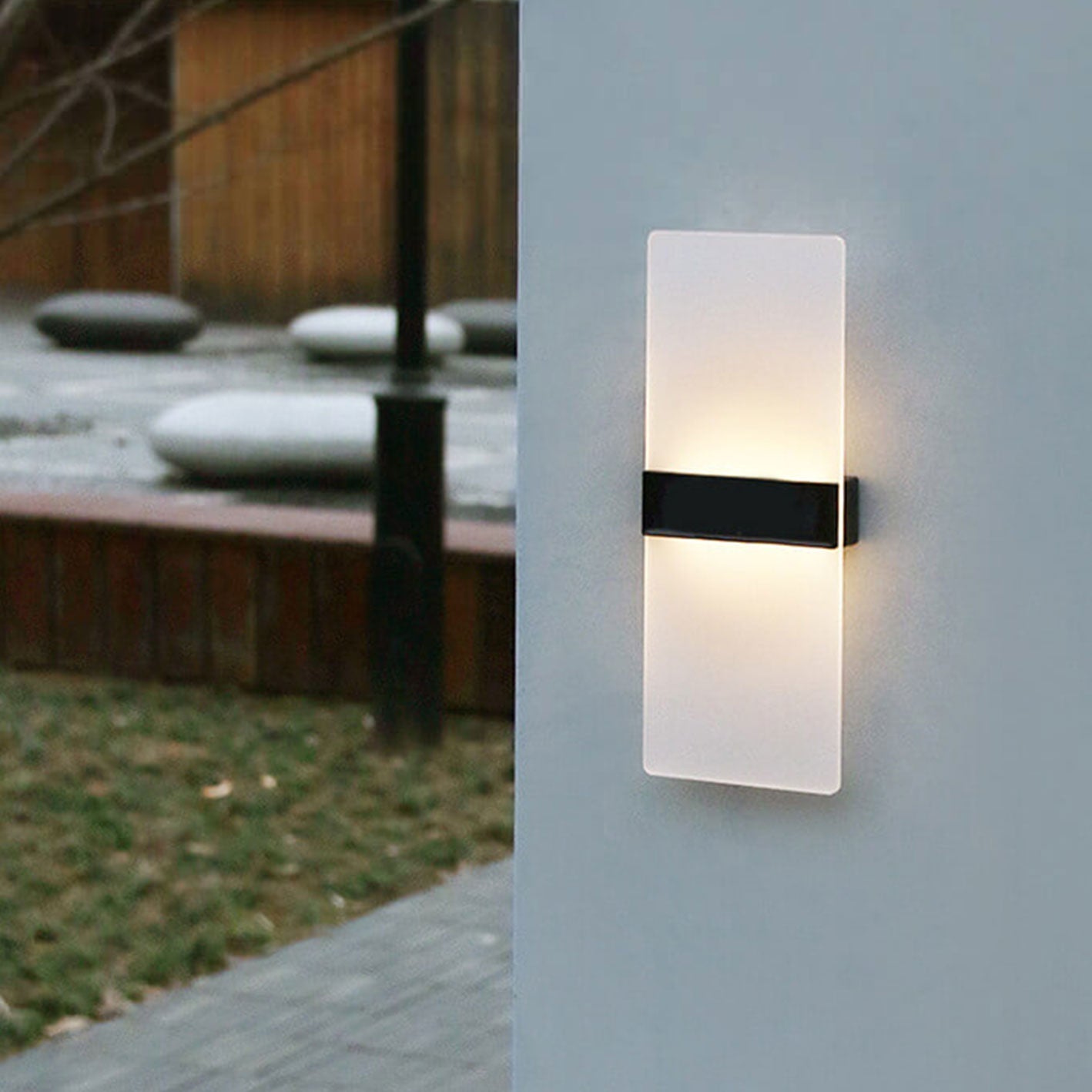 Courtyard Waterproof Acrylic LED Solar Wall Sconce Lamp Outdoor Light