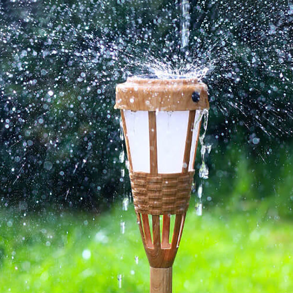 Luz LED solar para exteriores con forma de llama de bambú, resistente al agua, para insertar en el suelo 