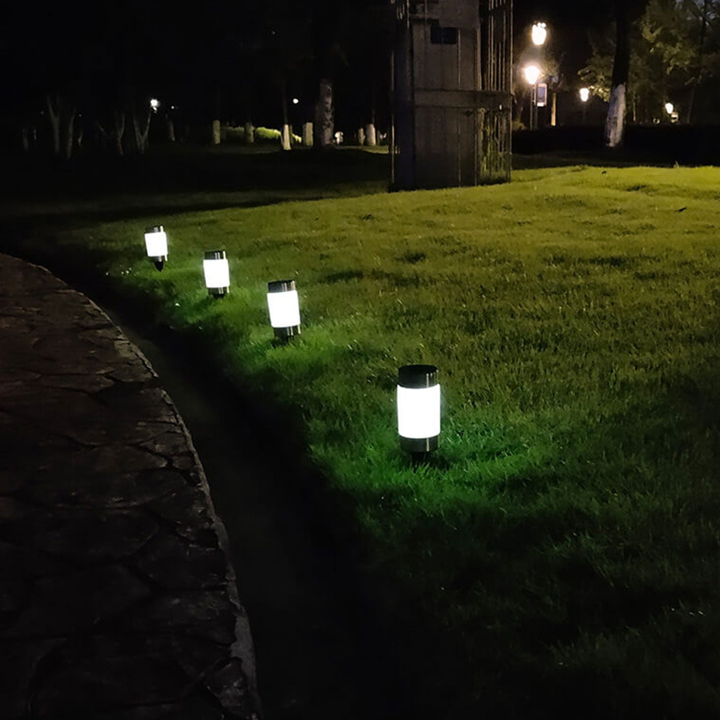 Solar Plastic Cylindrical Design LED Outdoor Lawn Light