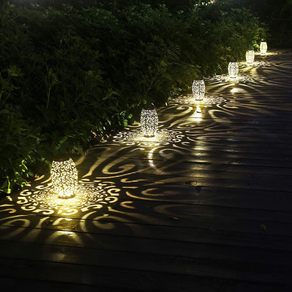 Lámpara LED decorativa para césped con diseño de patrón hueco de hierro solar para colgar 