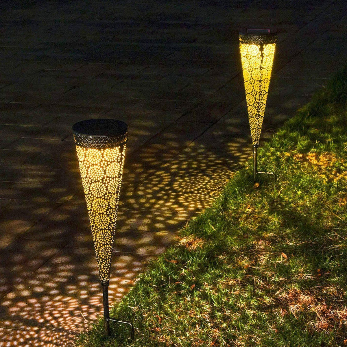 Luz LED decorativa para caminos de jardín al aire libre, de bronce, con forma cónica y hueca solar 