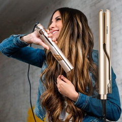 2-in-1 Hair Styler | Ceramic Plates | Curl & Straighten | Frizz-Free Finish | WaveGlide