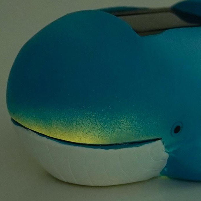 Lampe solaire créative en résine en forme de baleine pour extérieur 