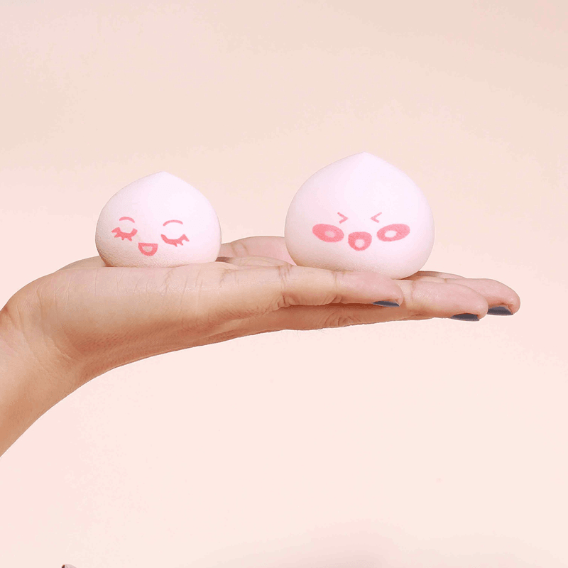 Lot de 3 éponges à maquillage en forme de pêche de couleur rose avec impression de sourire pour une utilisation humide et sèche