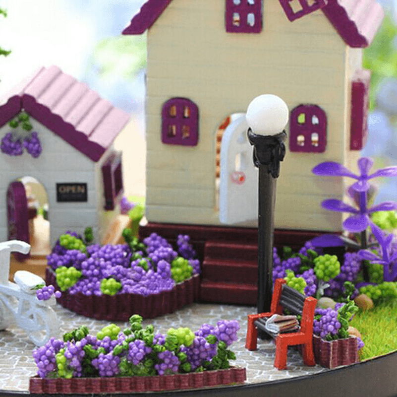 Kit de bricolaje de casa de muñecas en miniatura de Provenza Cuteroom 1:32 con cubierta y LED