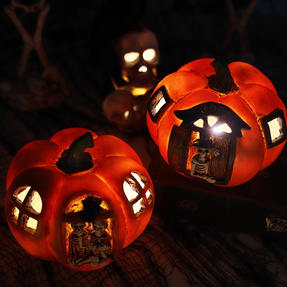 Halloween Creative Pumpkin Skull Lantern Home Props Decoration Toy with LED Lights for Bar Secret Room Haunted House Decoration Ghost Festival Mall