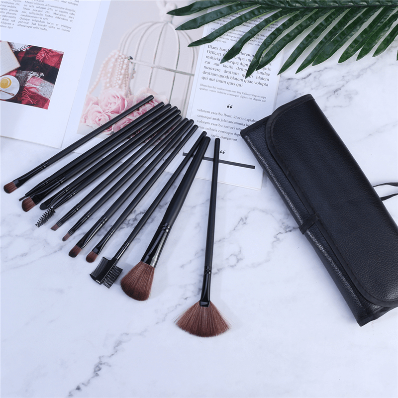 Ensemble de pinceaux de maquillage 12 pièces Kit de pinceaux de maquillage cosmétiques avec étui en cuir Fond de teint Eyeliner Estompeur Anti-cernes Mascara Fard à paupières Poudre pour le visage