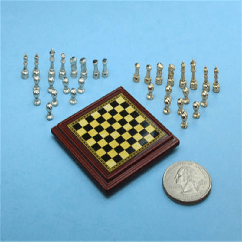 Jeu d'échecs miniature en métal pour maison de poupée à l'échelle 1:12, jouets pour décoration de chambre à coucher