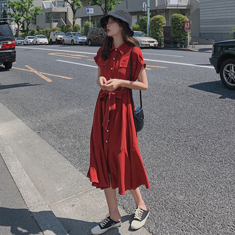 Vestido camisero con cola de pez de la francesa Hepburn