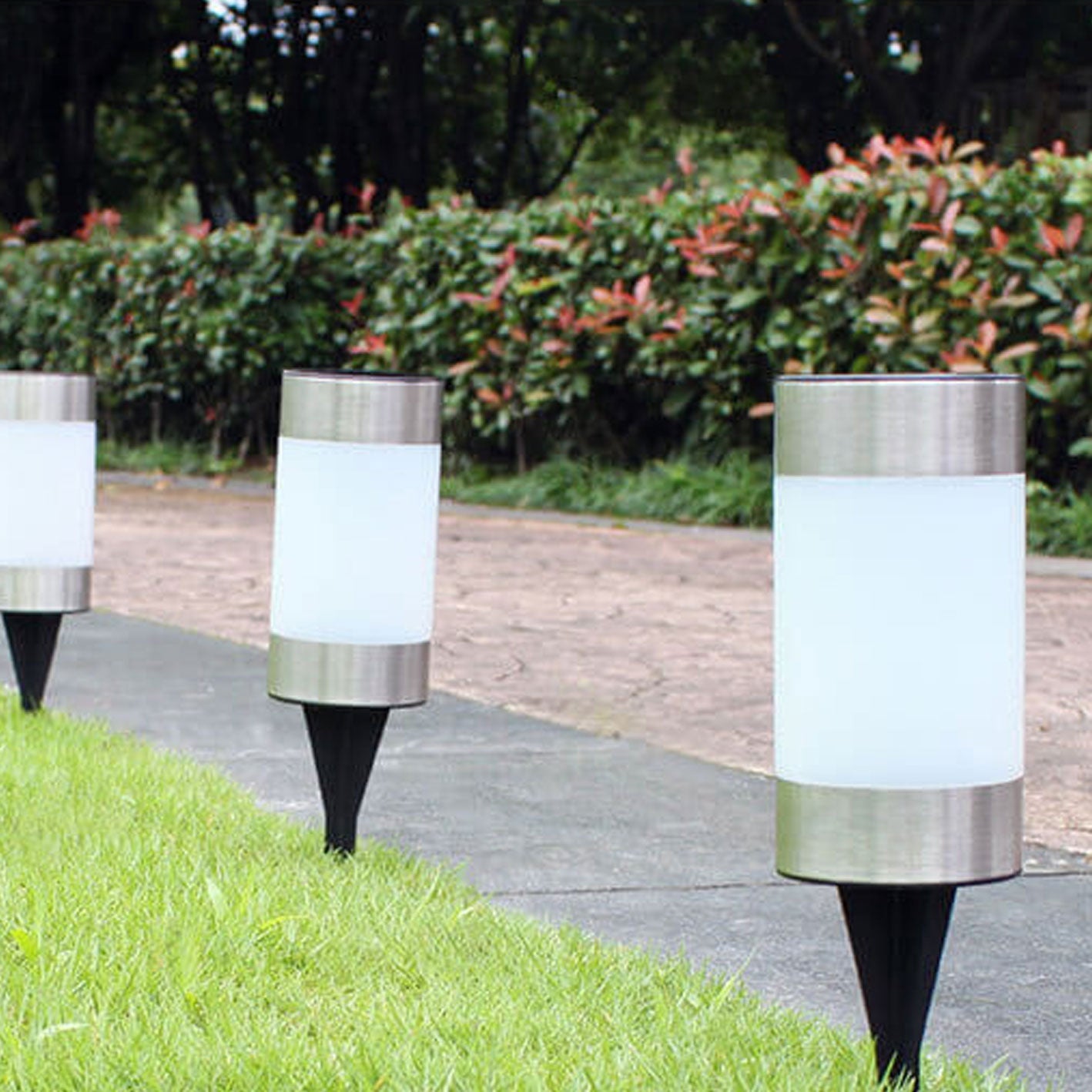 Solar Plastic Cylindrical Design LED Outdoor Lawn Light