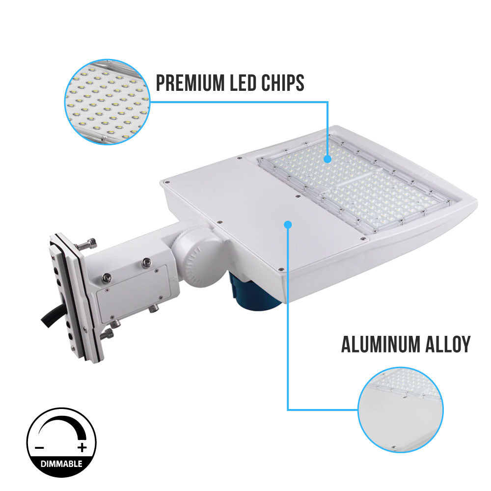 Poste de luz LED de 150 W con fotocélula de anochecer a amanecer, 5700 K, montaje universal, blanco, IP65 a prueba de agua, CA 120-277 V, luces LED para estacionamiento - Iluminación de calles para áreas comerciales al aire libre