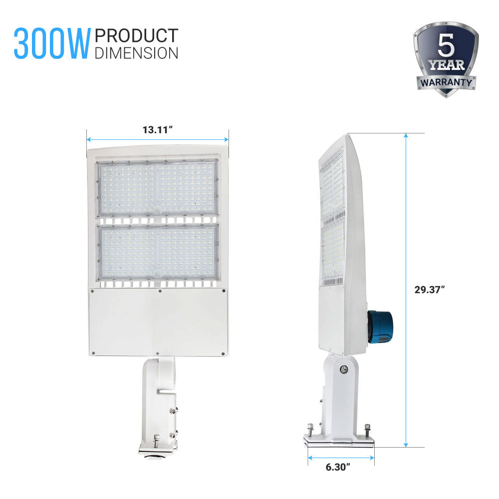 Lampadaire LED 300 W avec cellule photoélectrique du crépuscule à l'aube, 5 700 K, montage universel, blanc, étanche IP65, AC 120-277 V, éclairage de parking LED - éclairage public extérieur pour zones commerciales