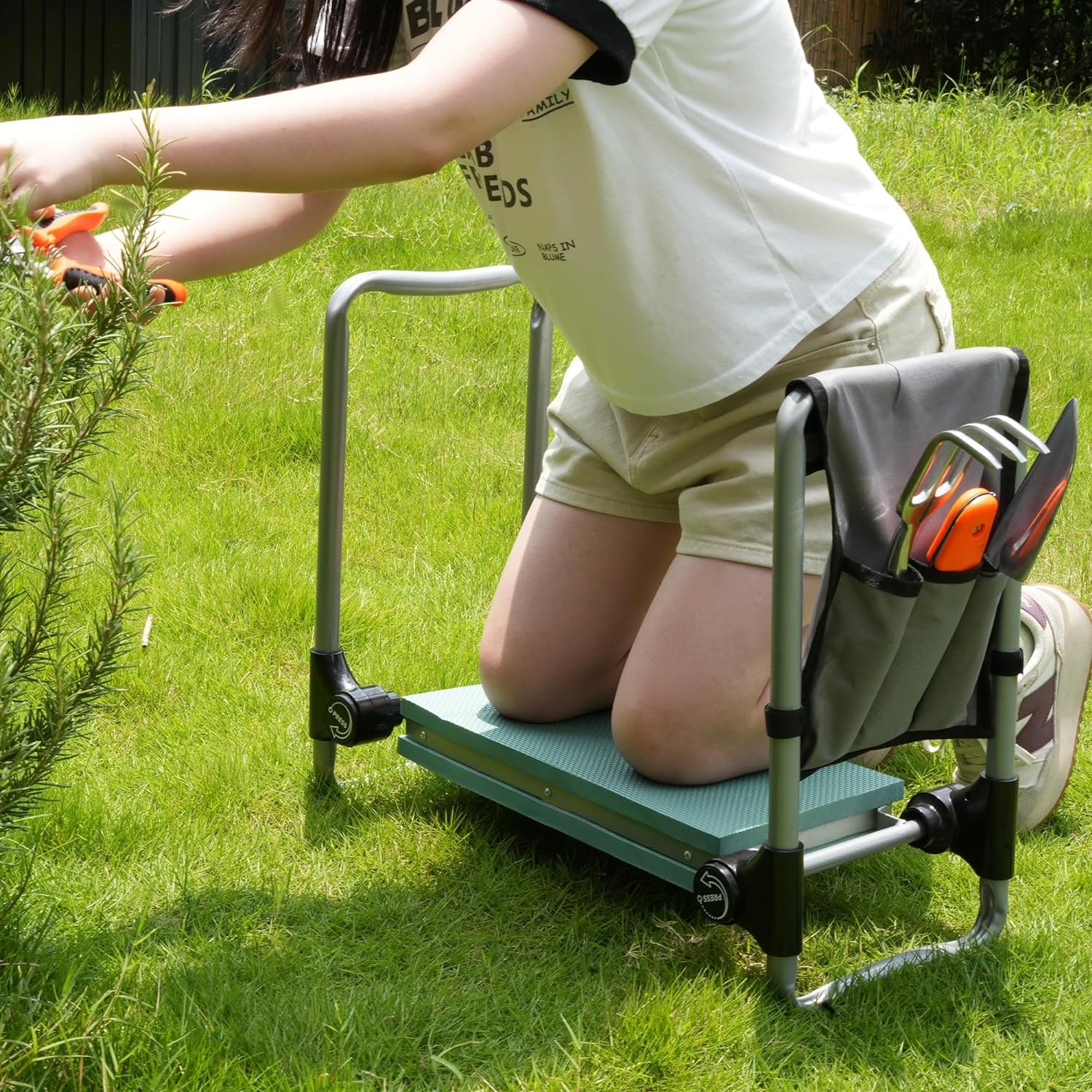 Banc de jardin pliable 2023 avec repose-genoux en mousse EVA de 20,3 cm et pochette à outils amovible - Tabouret de jardinage portable 2 en 1 pour la pêche en plein air dans la cour 