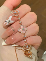 Brilliant Glimmer Bracelet | Gold-Plated, Floral Design, Waterproof