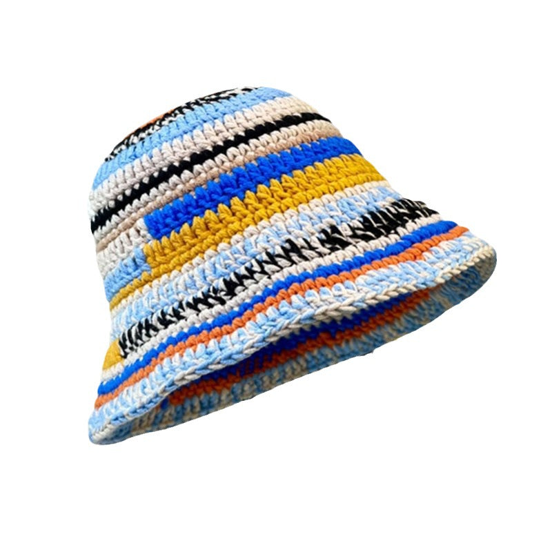 Gorro de punto a rayas de color hecho a mano para niños