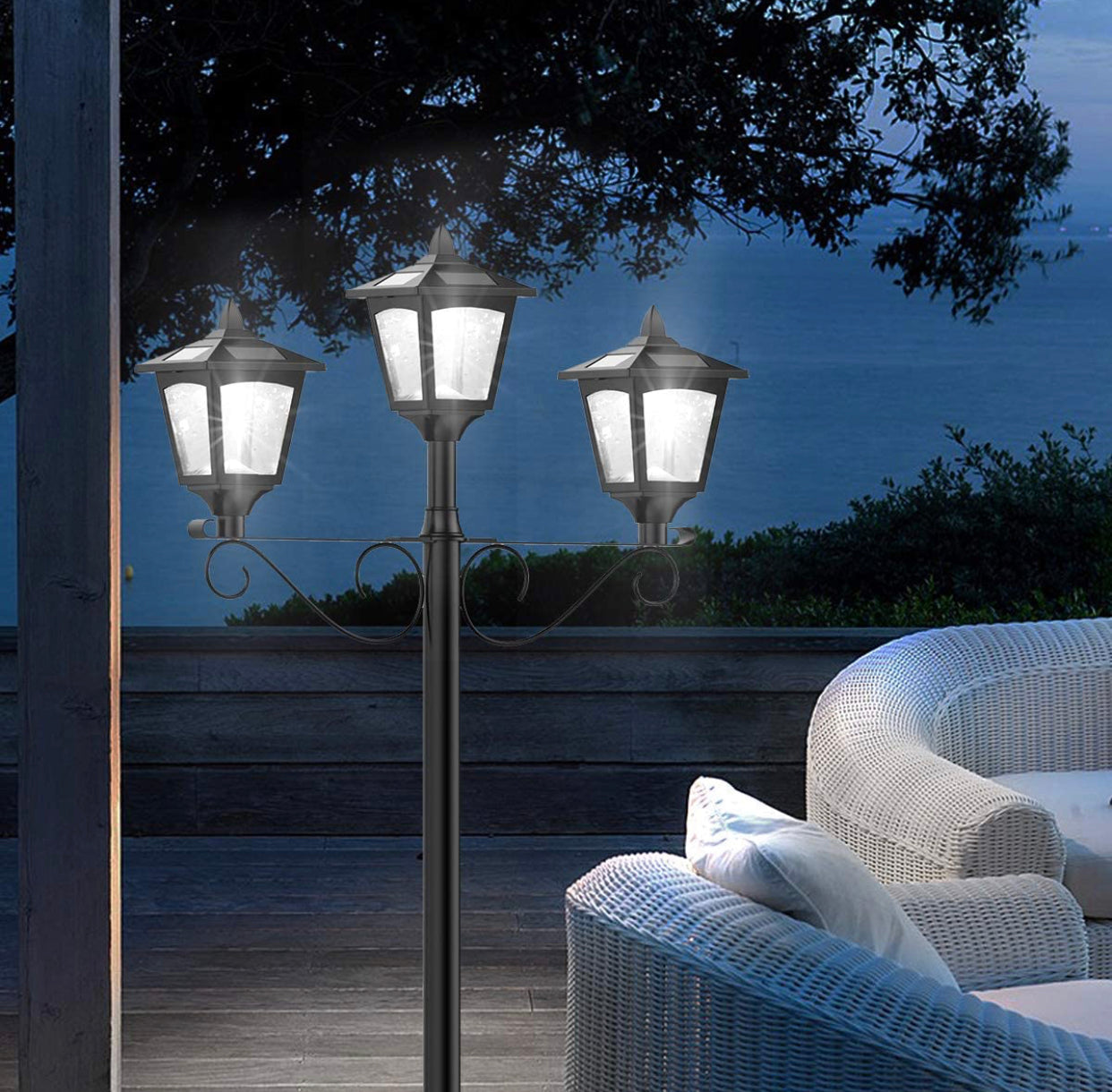 Lampadaire solaire d'extérieur à 3 luminaires avec 50 lumens - 72 pouces