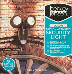 Lampe de sécurité solaire Berkley Jensen de 800 lumens